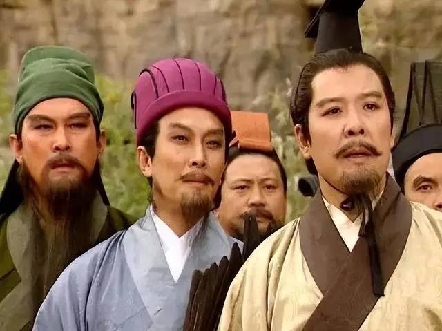 除了卧龙凤雏，三国的顶级谋士为何都不投靠刘备？